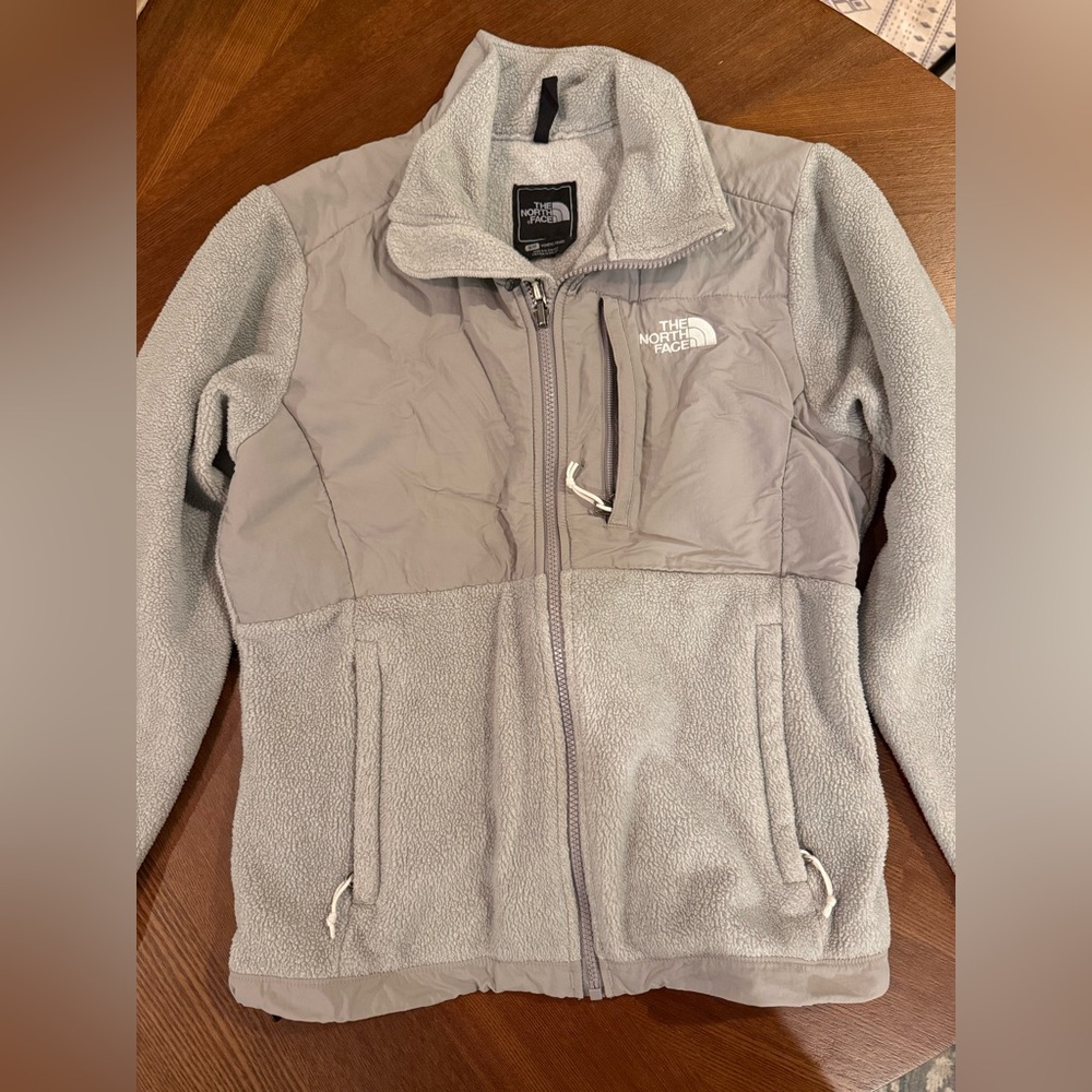The North Face. Women’s Size Small. Gray Fleece